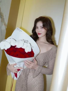 ky-duyen-goi-cam-voi-vay-cut-out-he-lo-bi-quyet-giu-dang-sau-tet-va-ha