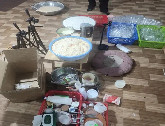 kem-tron-doc-hai-nguy-co-khon-luong-va-huong-dan-cham-soc-da-dung-cach